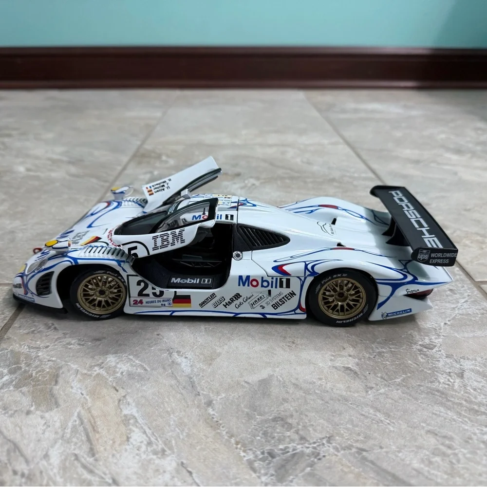 Set of 2 Porsche 911 Diecast Racing Cars - ‘93 Carrera & ‘98 GT1 - Picture 7 of 7